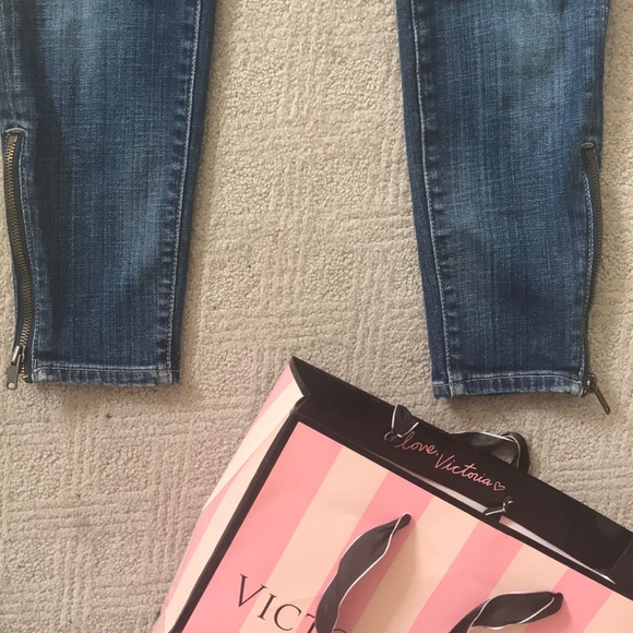 7 For All Mankind Cropped Skinny Jeans w/ zippers - Picture 6 of 8